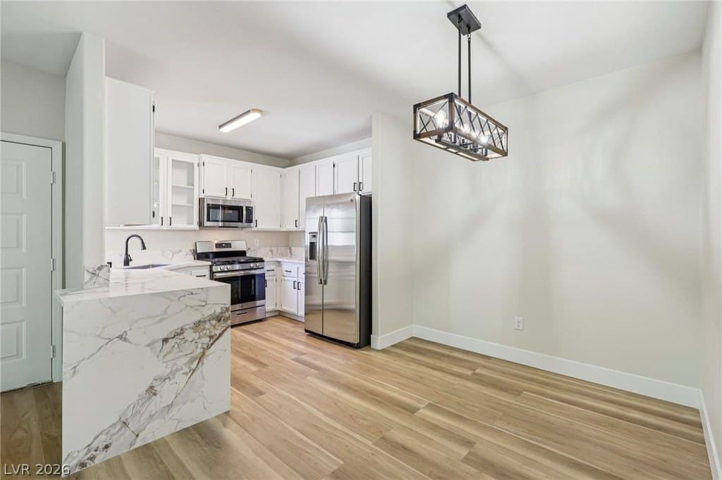 75 N Valle Verde Dr Apt 823, Henderson