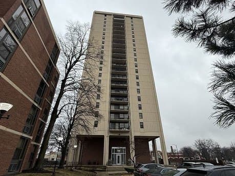 2901 S Michigan Ave Unit 1803-4