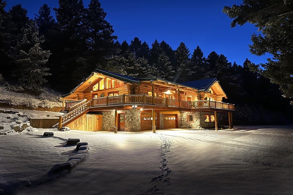 78 Lake Dr, Livingston