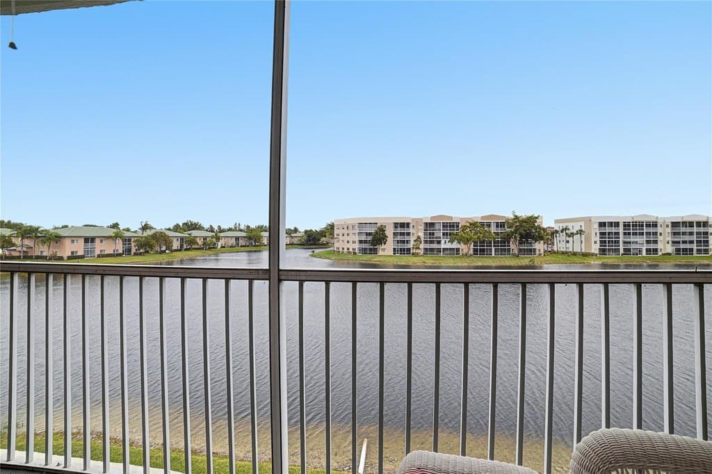 7770 Trent Dr Unit 302, Fort Lauderdale