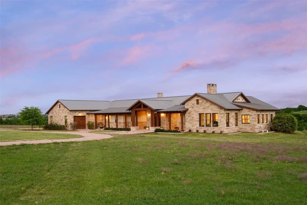 11503 E Rocky Creek Rd, Fort Worth