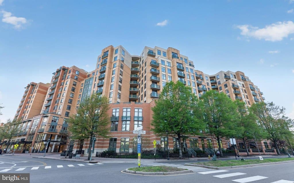 2720 S Arlington Mill Dr Unit 109, Arlington