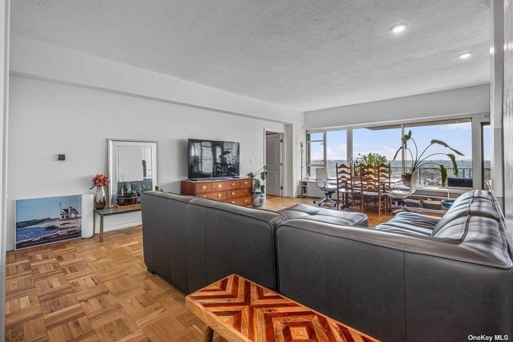 166-25 Powells Cove Blvd Unit 21G