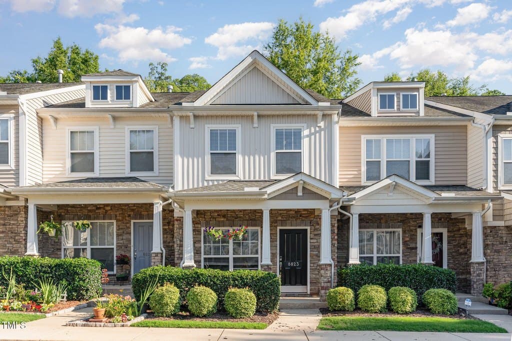 8823 Orchard Grove Way, Raleigh