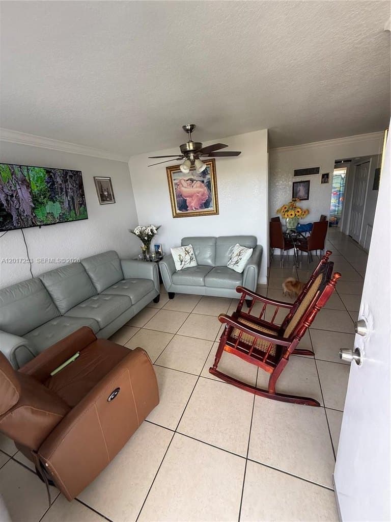 7101 SW 89th Ct Apt 305