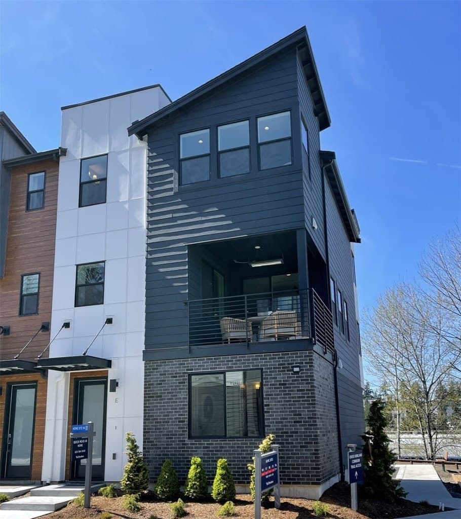 10823 120th Ln NE Unit E, Kirkland