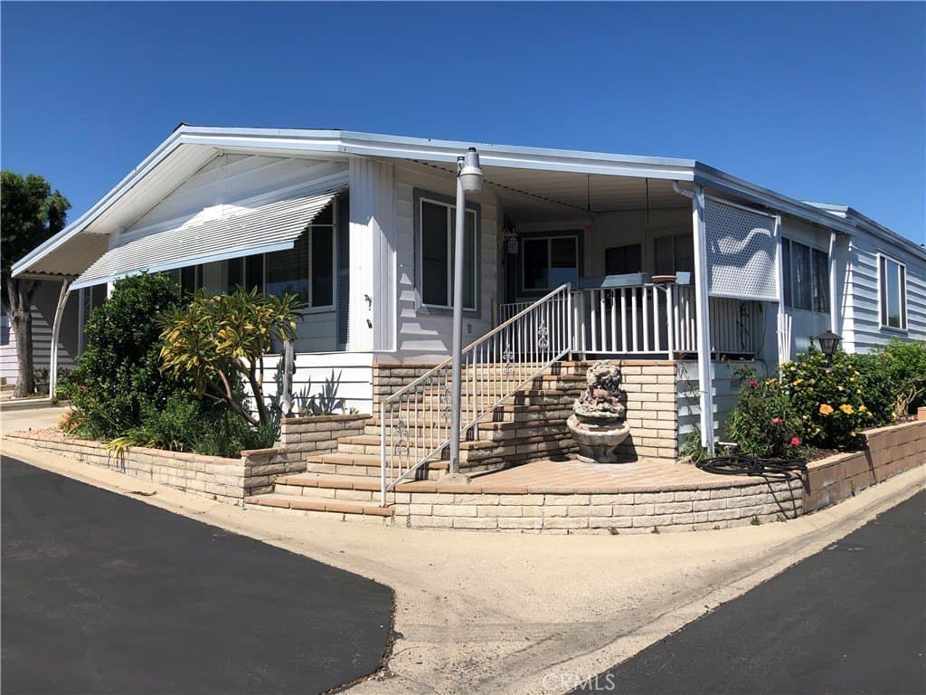 24701 Raymond Way Spc 195, Lake Forest