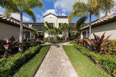 5720 Palmer Cir Unit 205