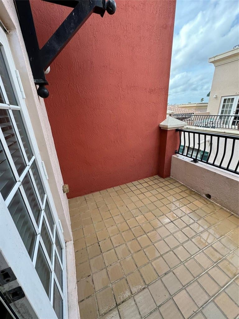 1033 NE 17th Way Unit 605, Fort Lauderdale