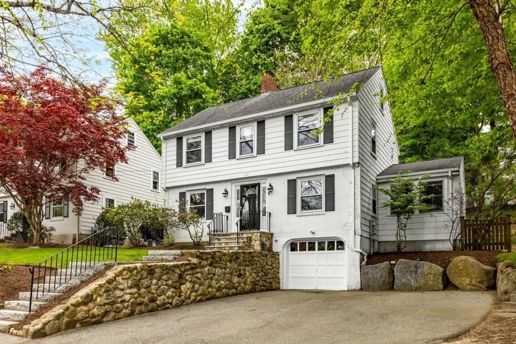 127 Prospect St, Wellesley