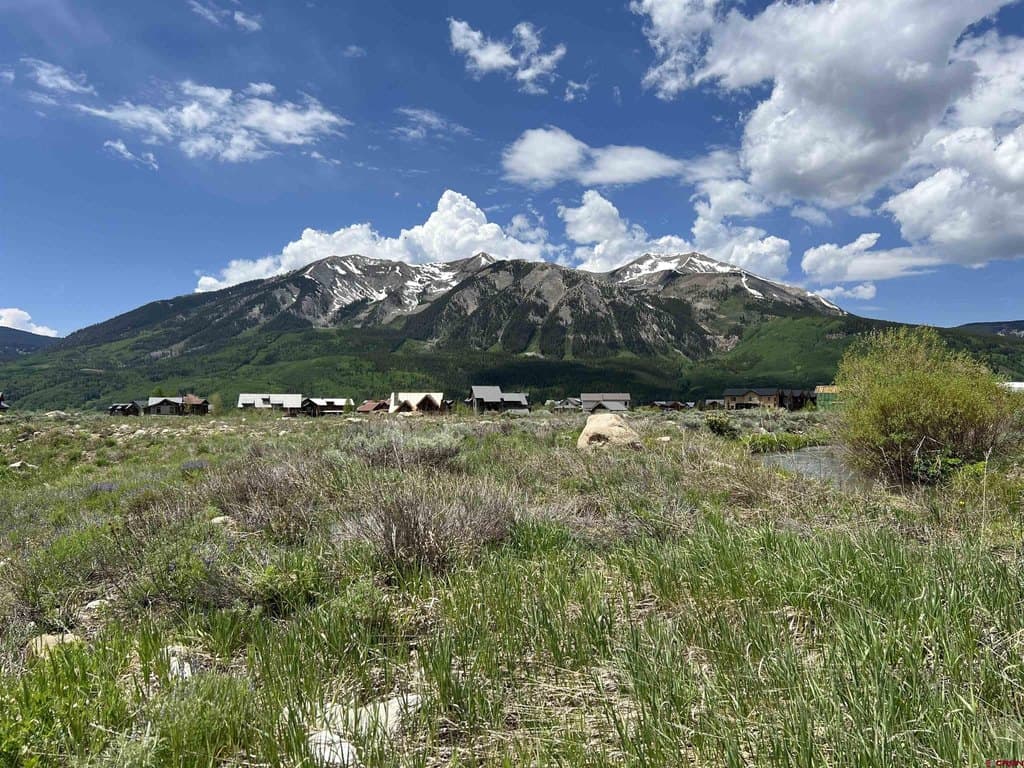 379 S Avion Dr, Crested Butte
