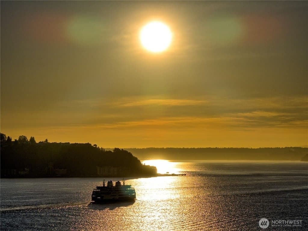 2929 1st Ave Apt 1116, Seattle