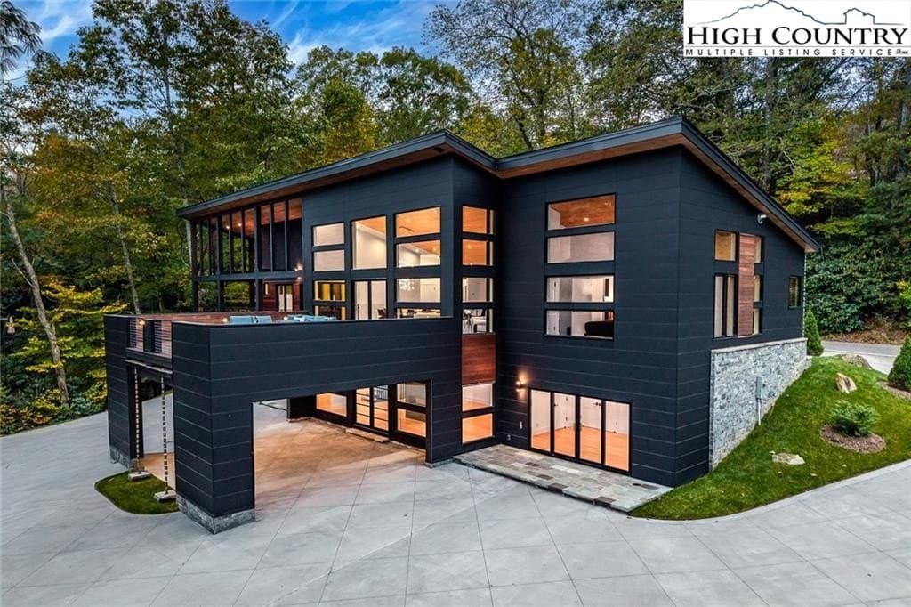 477 Laurel Ln, Blowing Rock