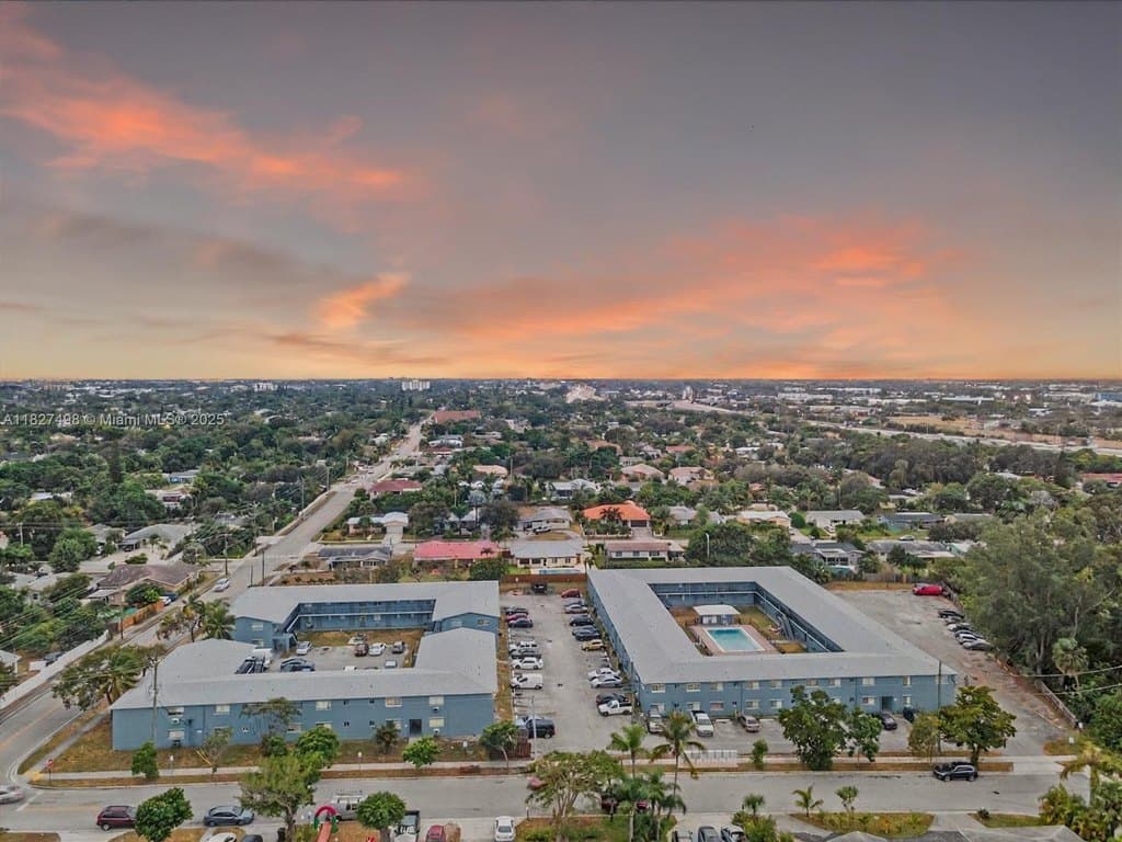 1829 N A St Apt 24, Palm Beach