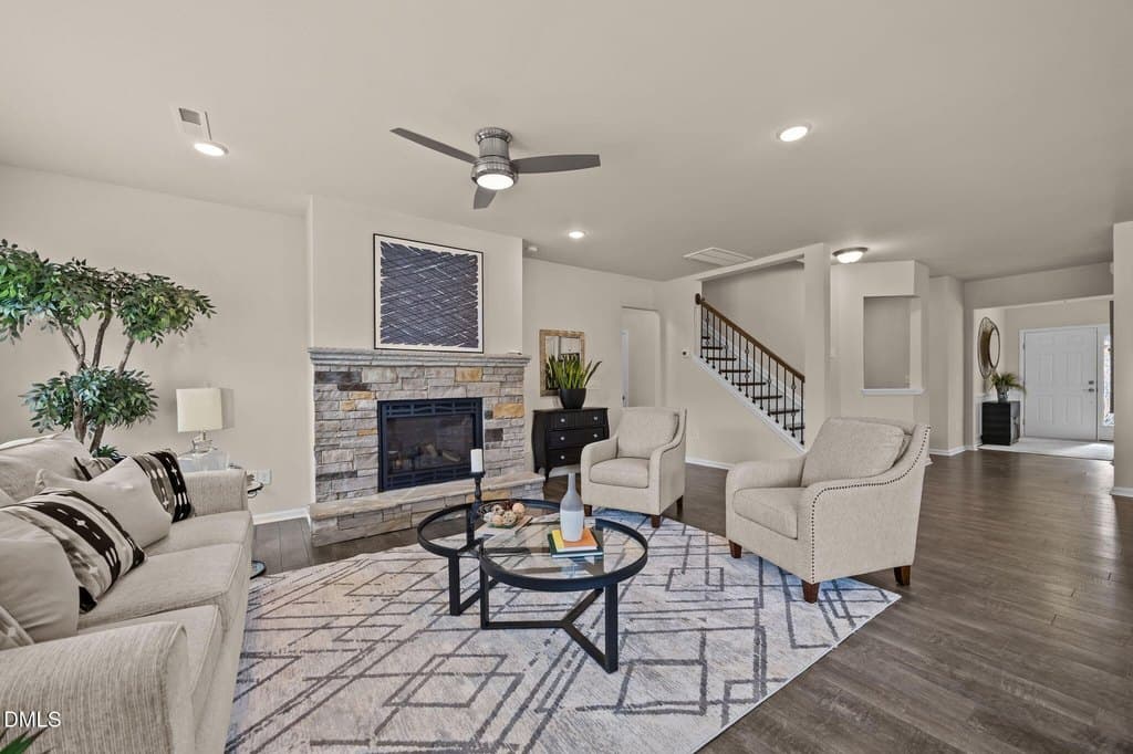 217 Oakmere Dr, Cary