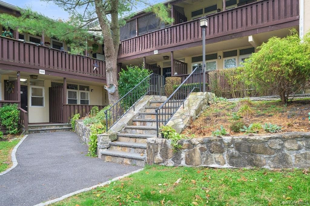 103 Wiltshire Rd Apt D6, Scarsdale
