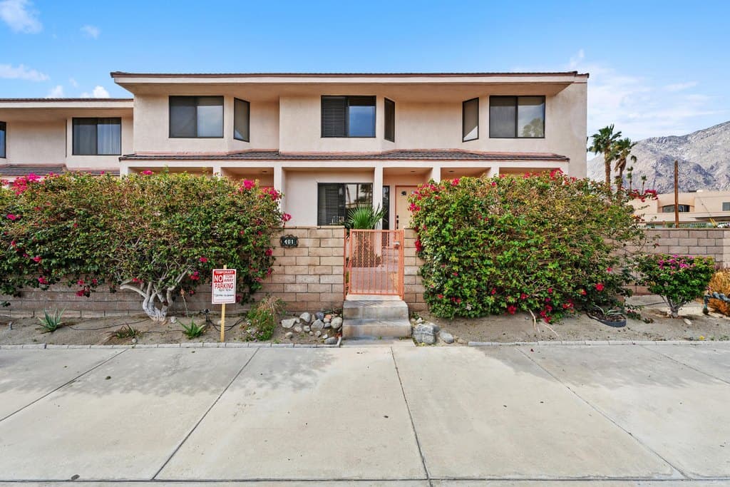 401 E Vista Chino Apt 6, Palm Springs