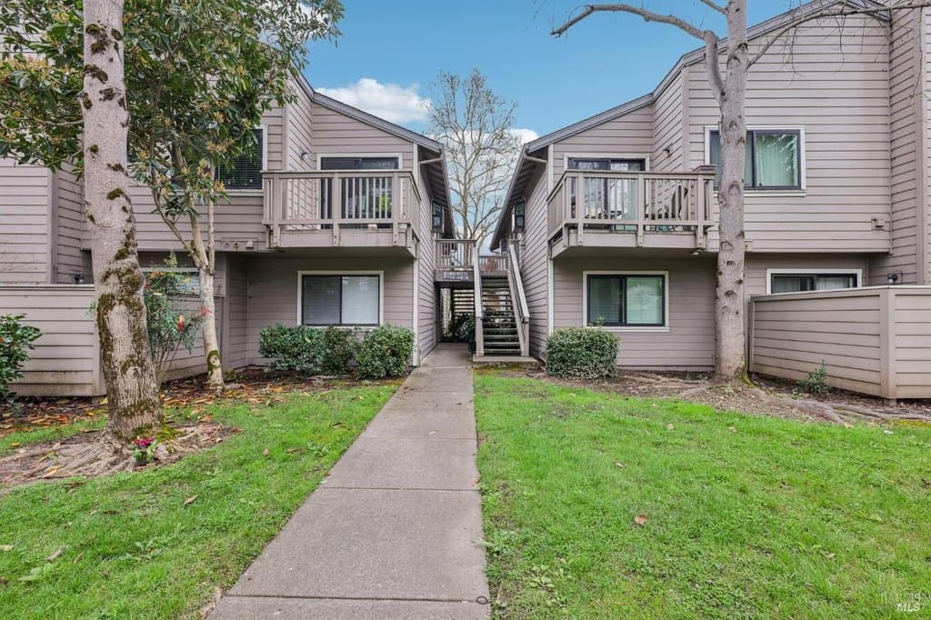 589 Mission Blvd, Santa Rosa