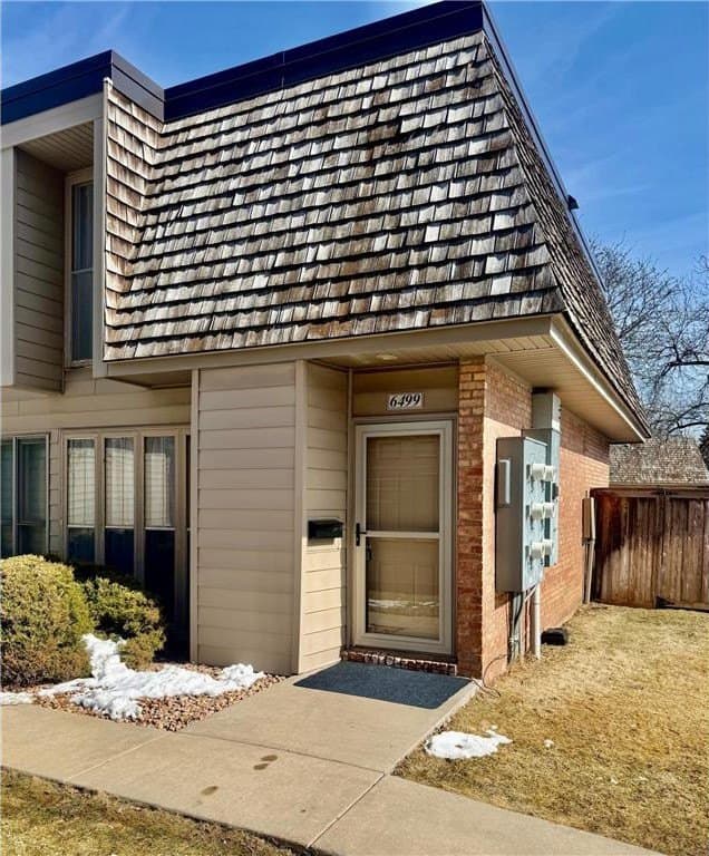 6499 Barrie Rd, Edina