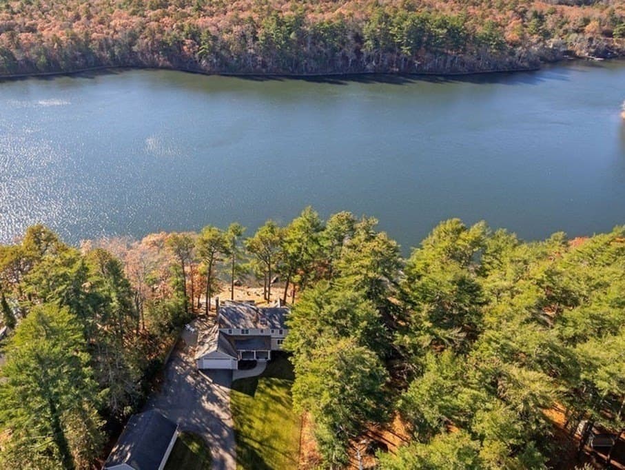 31 Larkspur Ln, Plymouth