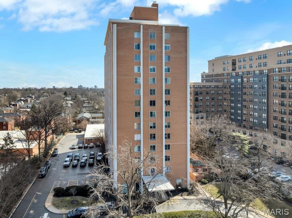 900 S Hanley Rd Apt 12E, Clayton