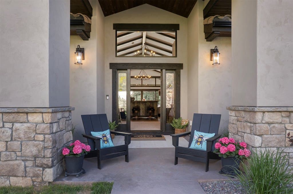 344 Chapman Ln, Bigfork