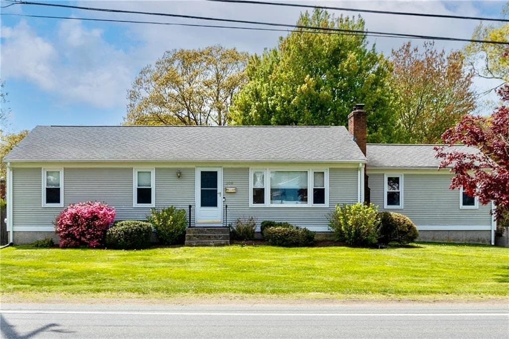 208 Sowams Rd, Barrington
