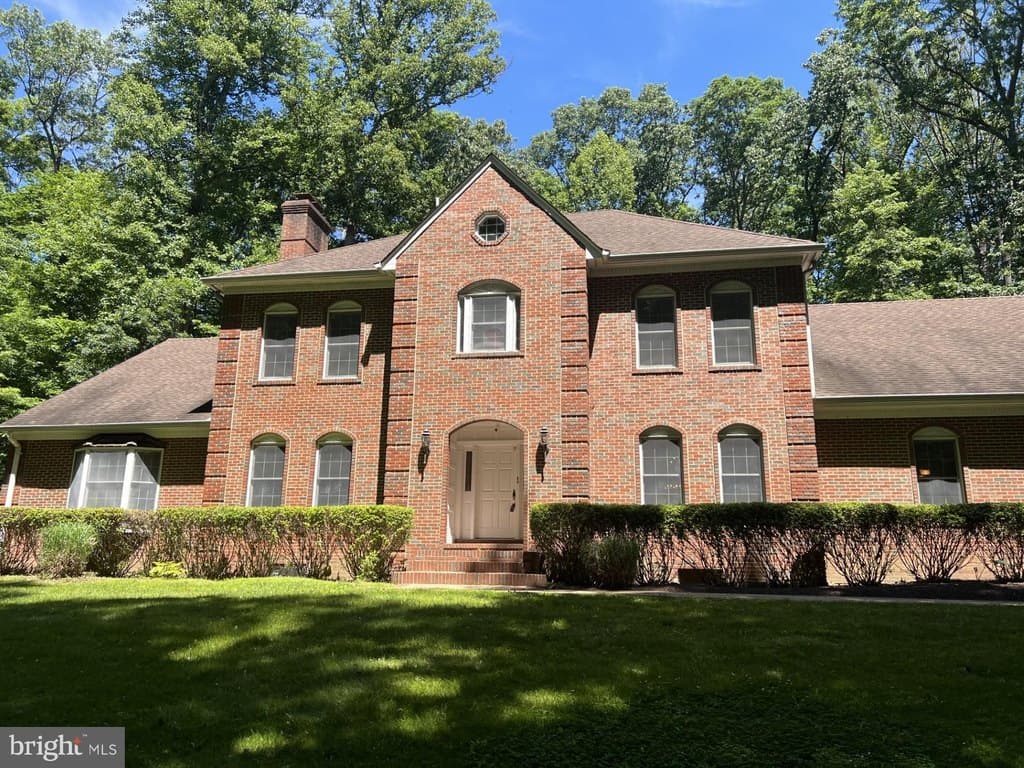 700 Running Brook Dr, Washington