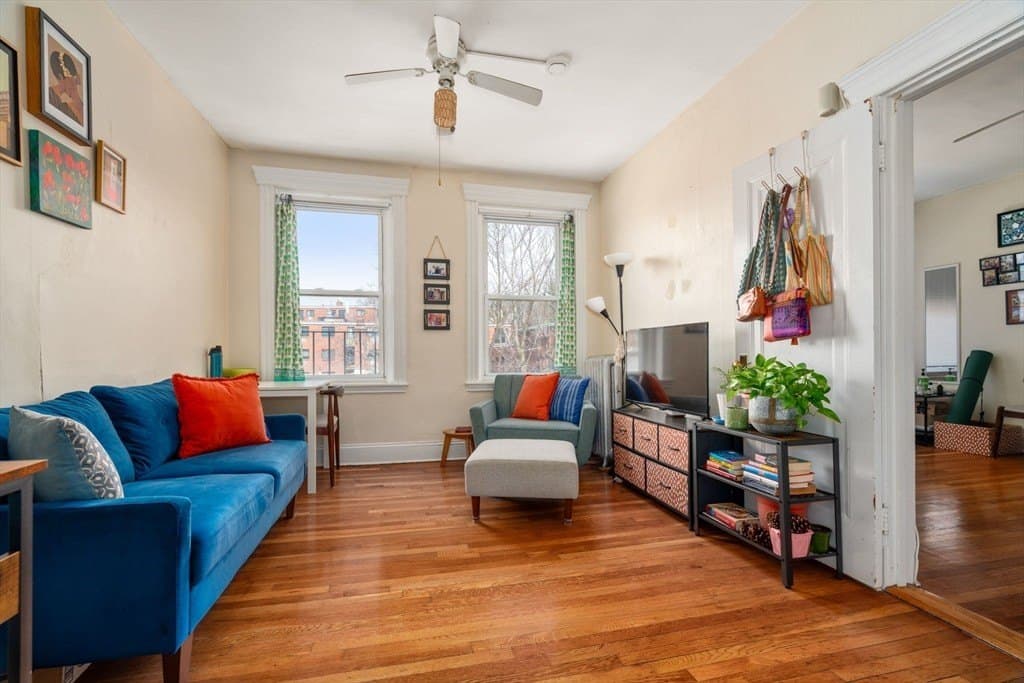 70 Strathmore Rd Apt 10A