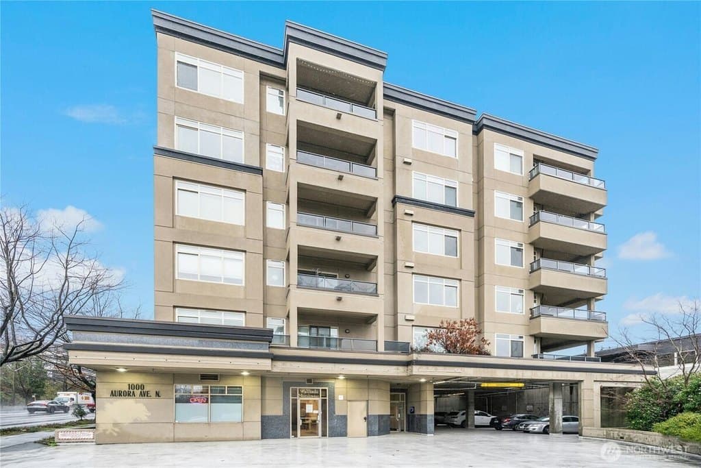 1000 Aurora Ave N Apt 409
