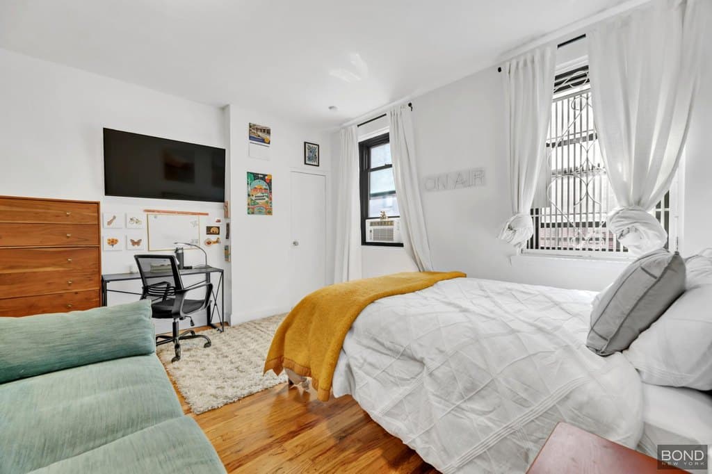 26 Bedford St Apt 2A, New York