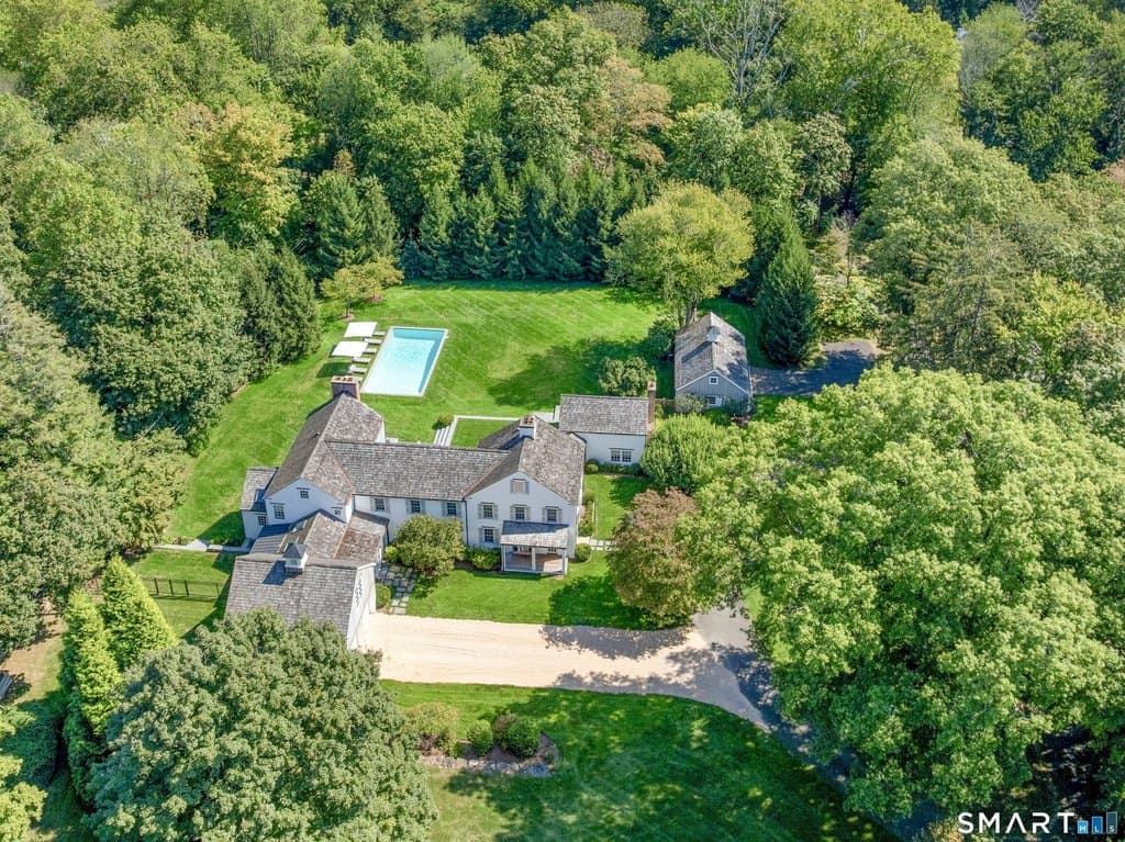 366 Hollow Tree Ridge Rd, Darien