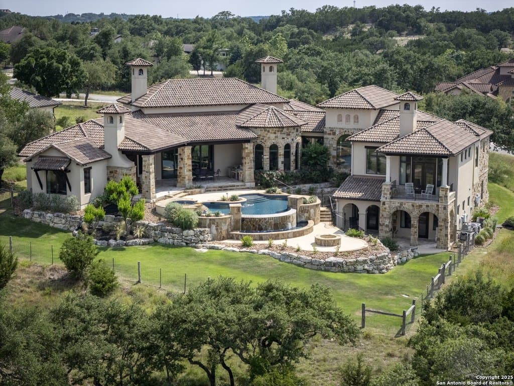 35 Winged Foot, Boerne