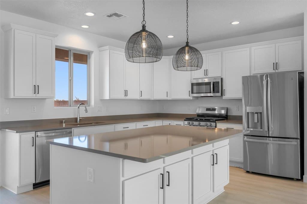 73 Cadena Loop, Los Alamos