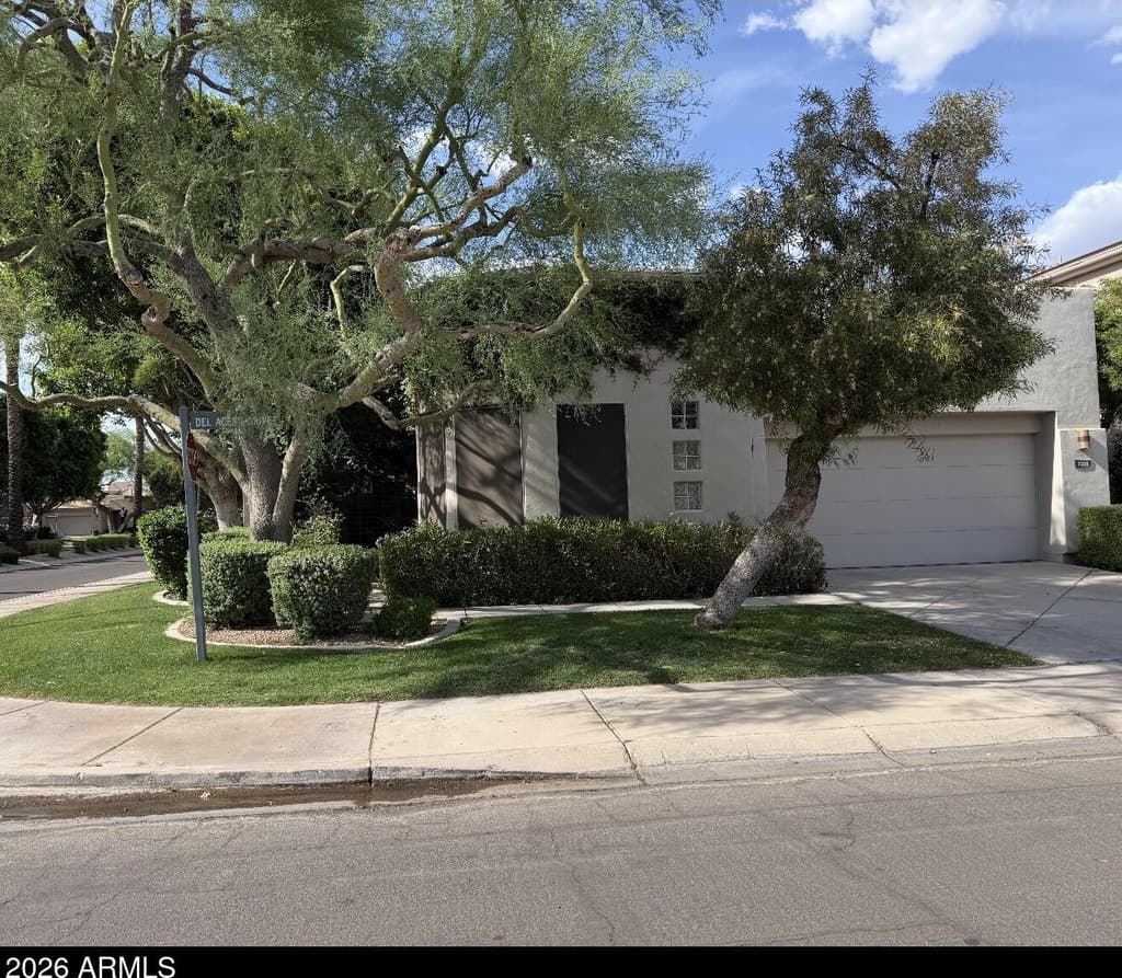 7338 E Del Acero Dr, Scottsdale