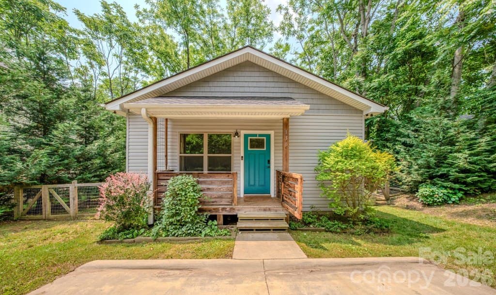 136 Old County Home Rd, Asheville