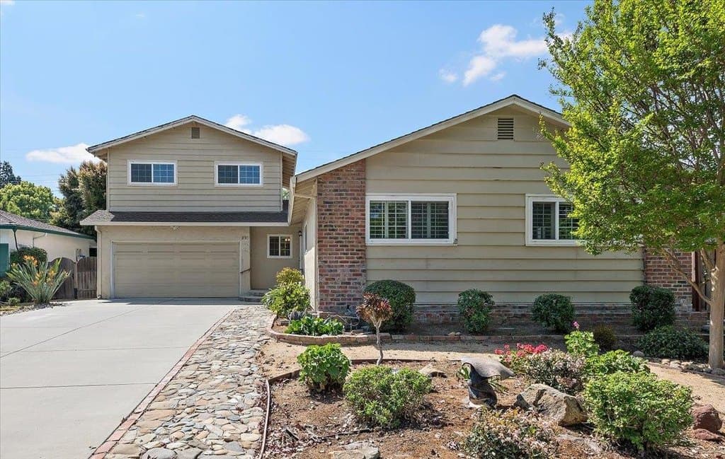 898 Hummingbird Dr, San Jose