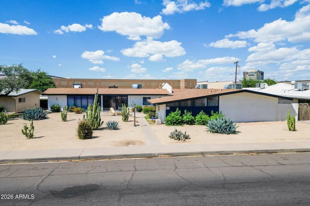 2542 N 46th St Apt 3, Phoenix