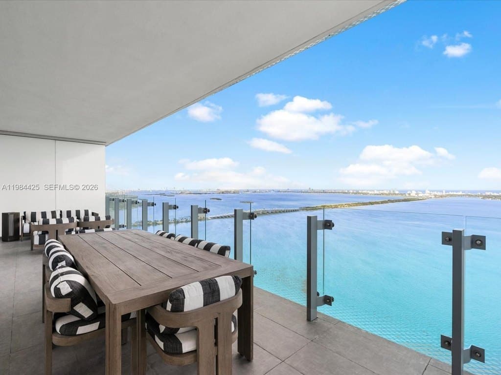 700 NE 26th Ter Unit 4203