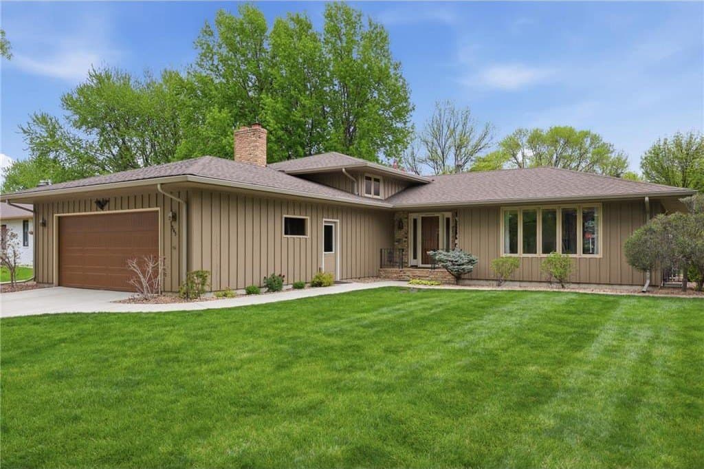 3651 Fairway Rd N, Fargo