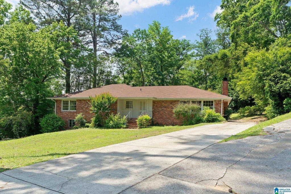 212 Beech Cir, Mountain Brook