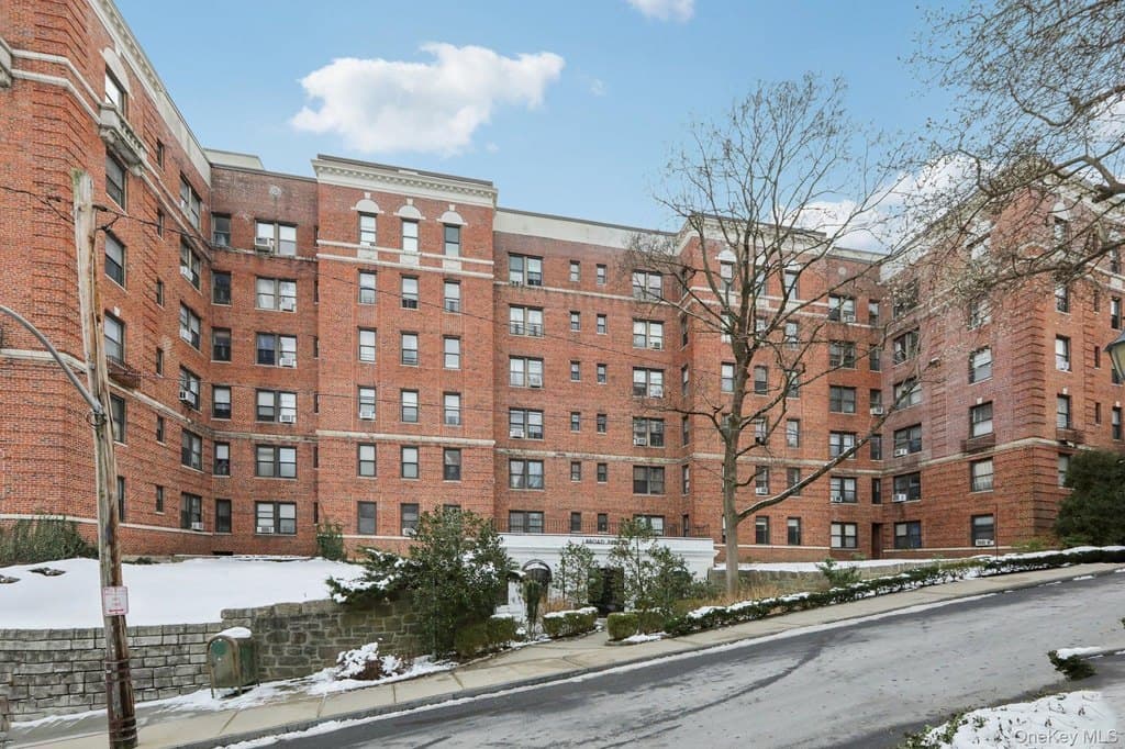 1 Broad Pkwy Apt 2P, White Plains