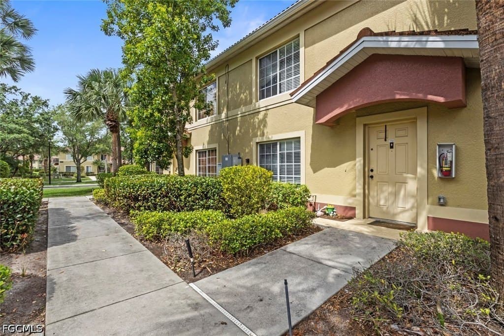 12010 Rock Brook Run Apt 1702, Fort Myers