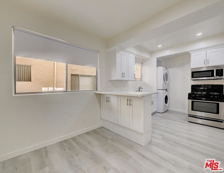 324 S Elm Dr Apt 102, Beverly Hills