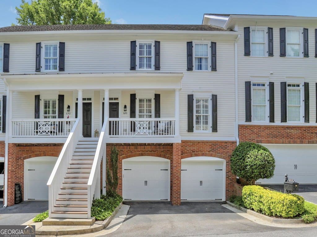 620 Neel Reid Dr, Roswell