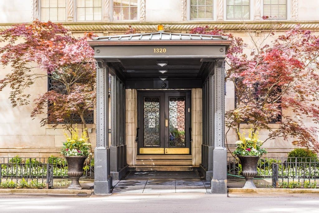 1320 N State Pkwy Unit 14-15