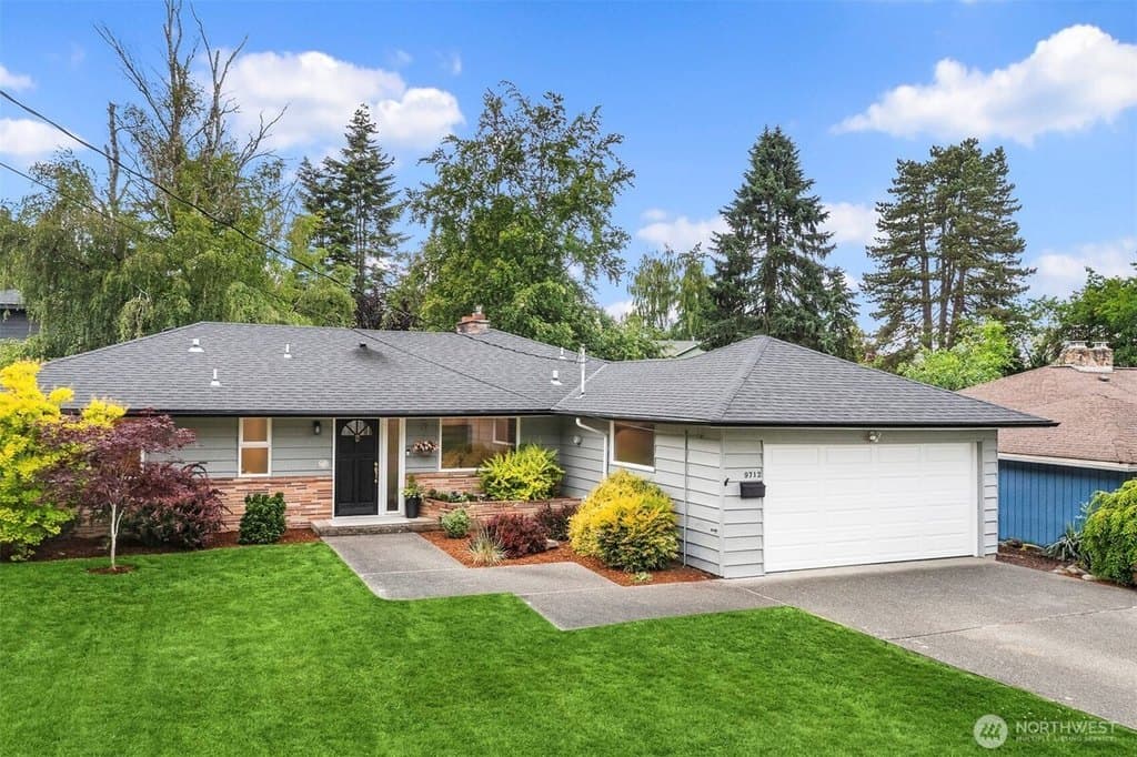 9712 SE 41st St, Mercer Island