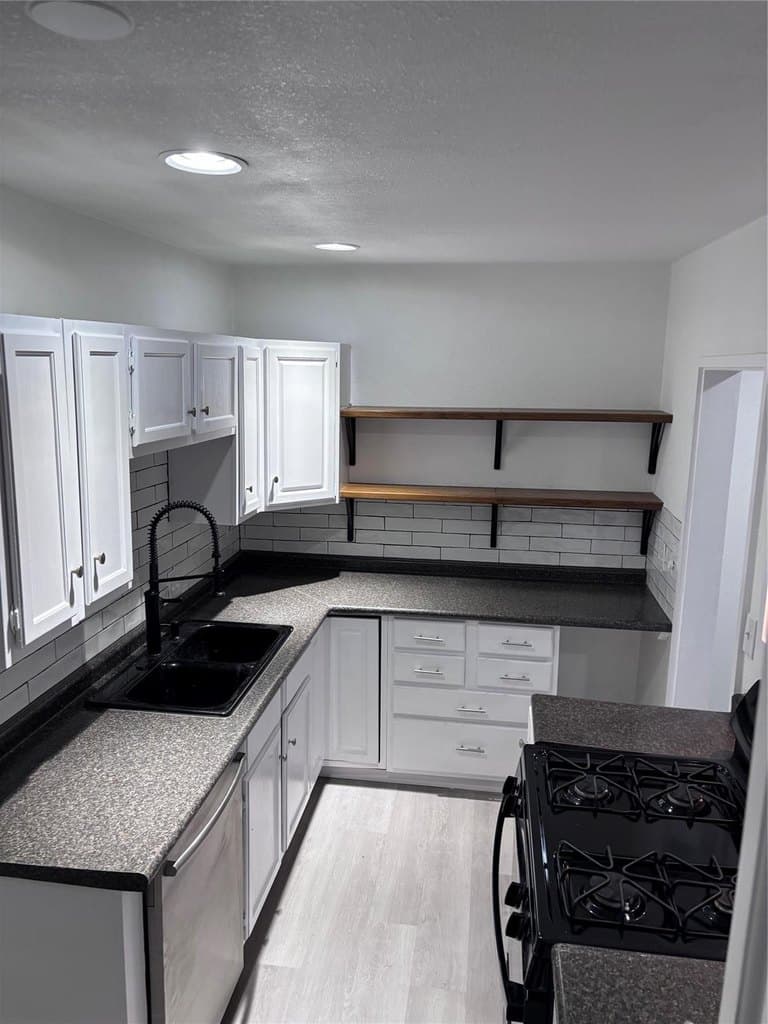 6004 Westridge Ln Apt 703, Fort Worth