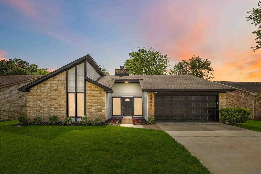 2543 Sage Brush Ln, Sugar Land