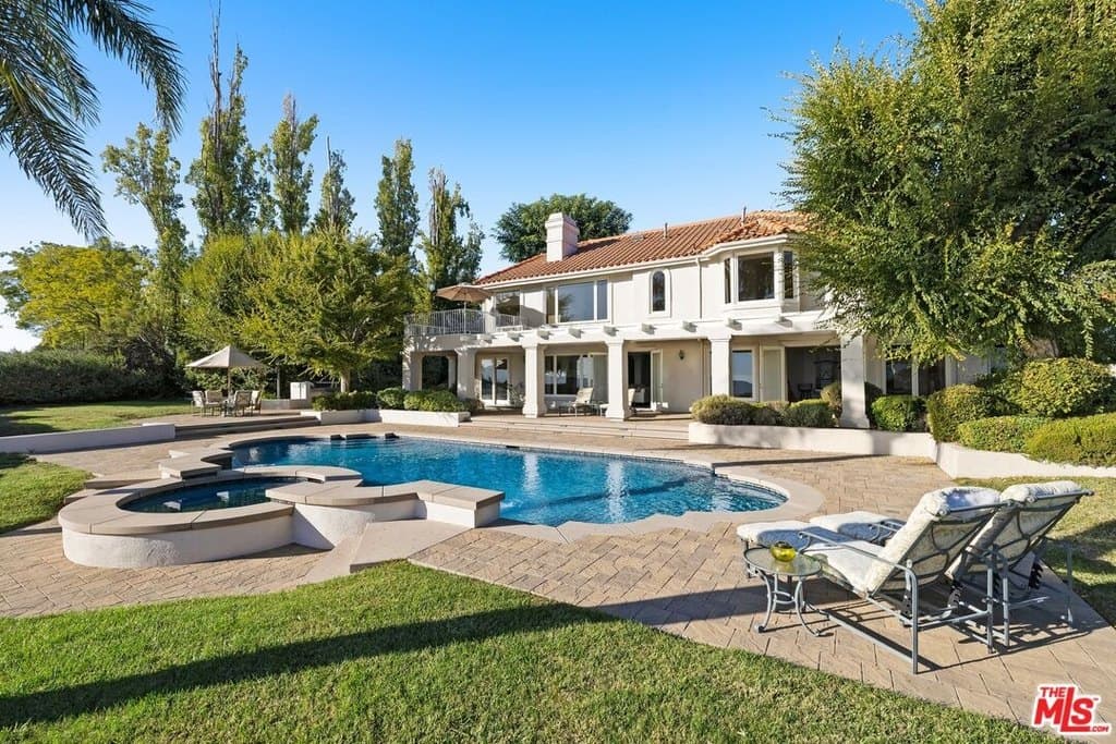 3011 Mountain Park Dr, Calabasas